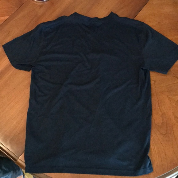 Nike Men’s Dri-Fit V-neck shirt - Picture 3 of 3